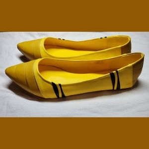 Cute yellow crayon flats size 42